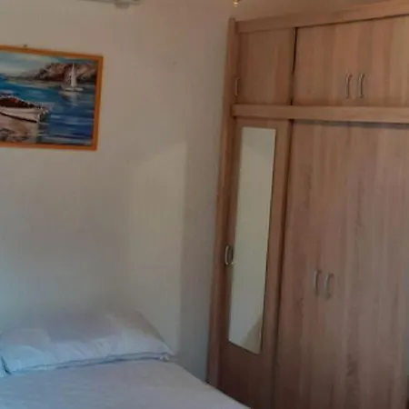 Lägenhet Rudi - One Bedroom With Terrace