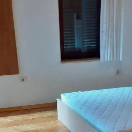 Rudi - One Bedroom With Terrace * Klenovica