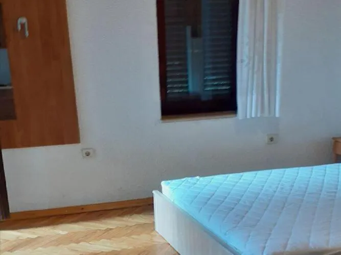 Rudi - One Bedroom With Terrace * Klenovica