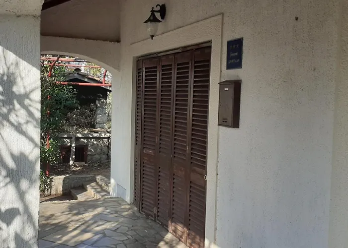 Rudi - One Bedroom With Terrace *